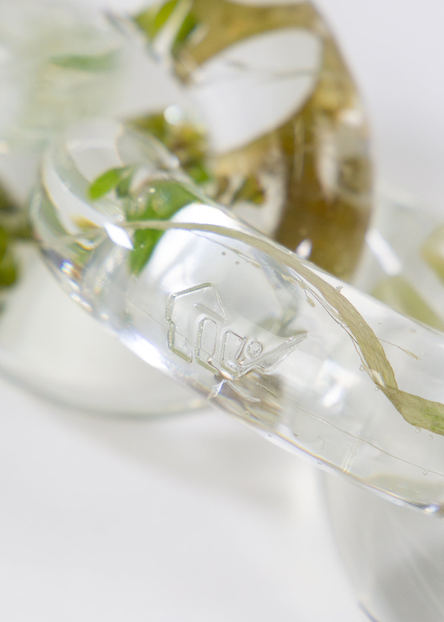 LIME AND BUBBLE- TEA SHOULDER BAG WITH RESIN WITH LEAVES CHAIN